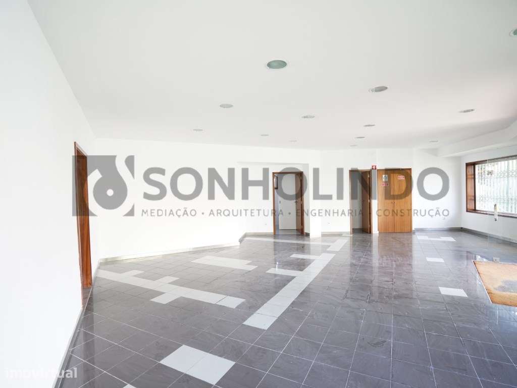 Loja/Escritório com duas entradas ao nível do R/C. - Grande imagem: 4/8