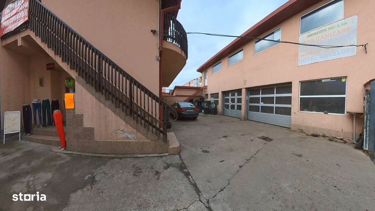 Casă spațioasă cu 6 camere si 2 garaje de 194 mp, în Tractorul, Brașov-1