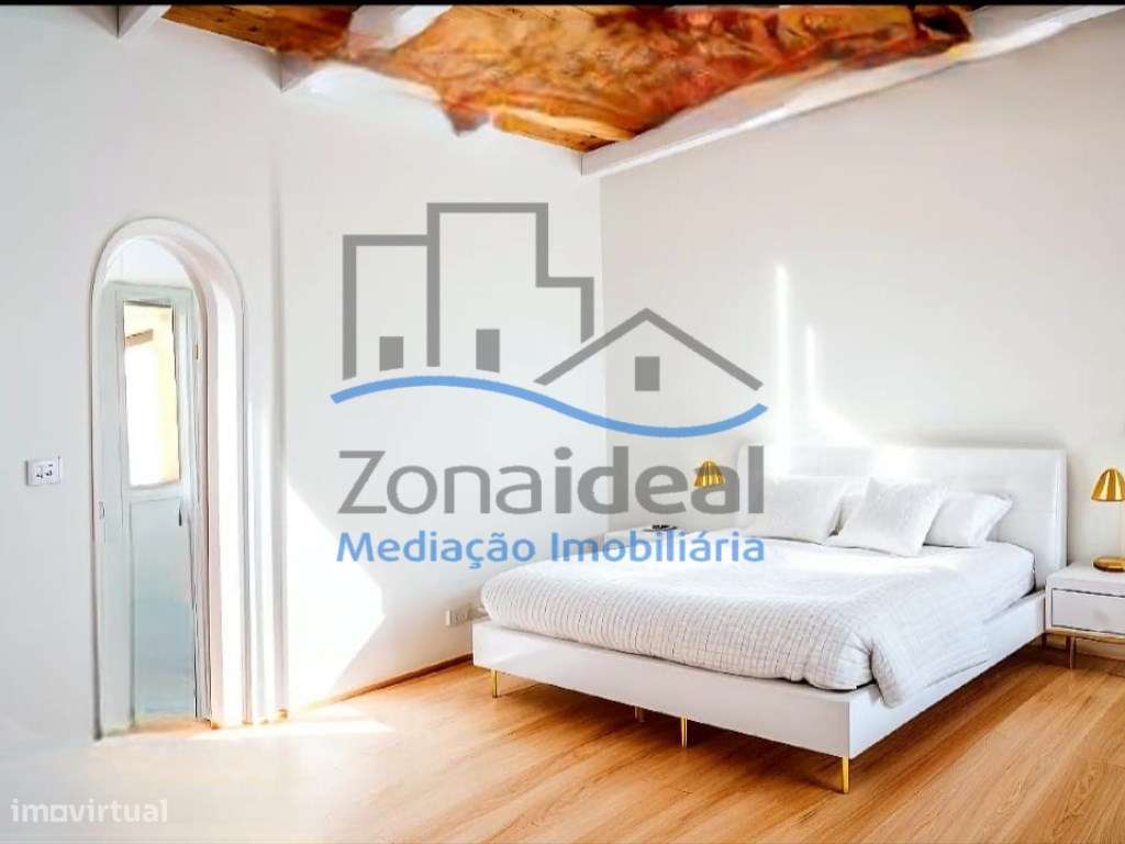 Moradia com quintal e terreno, localizada em Estribeiro, Abrigada, ...-21