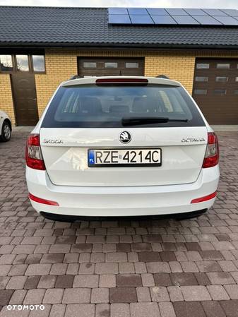 Skoda Octavia 1.6 TDI Ambition DSG - 5