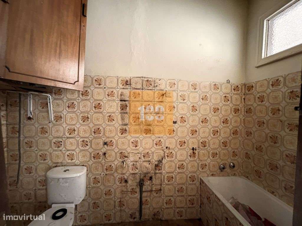 Moradia para reabilitar na Baixa - Grande imagem: 4/13