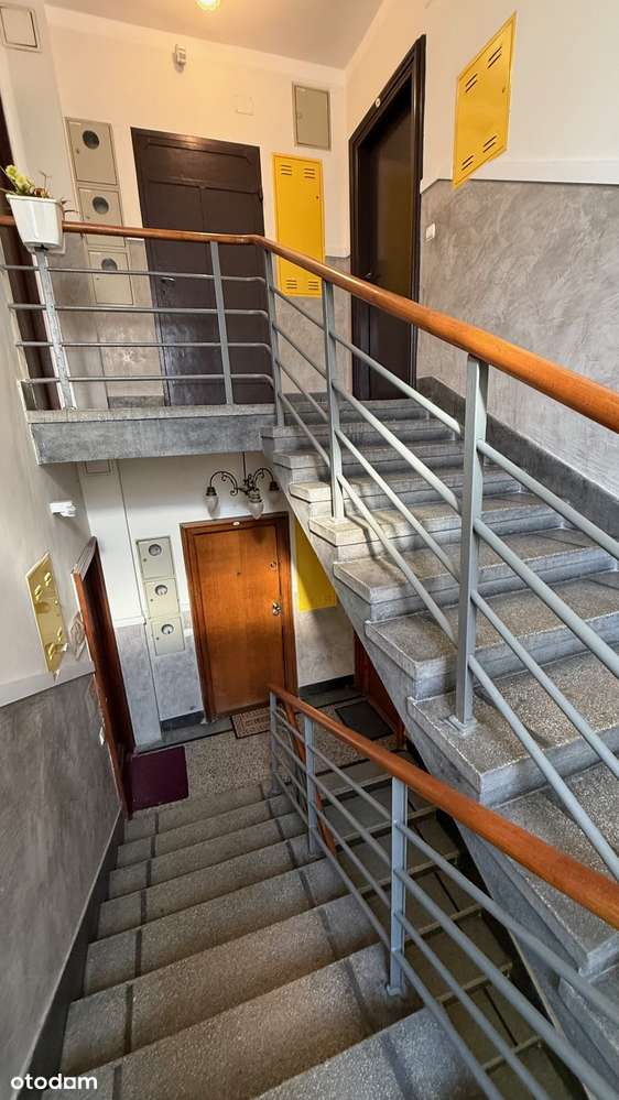 Kazimierz ul.Rzeszowska lokal 80m2 w tym mieszkanie 40m2+ 40m2 strychu-12