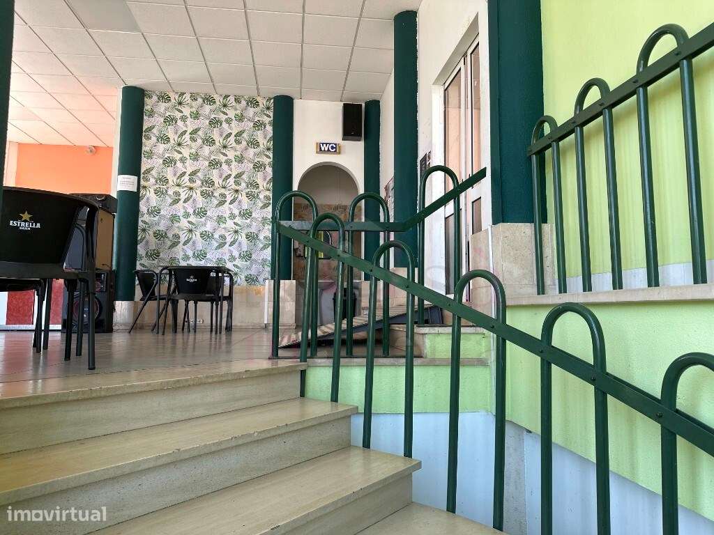 Prédio a venda com restaurante e habitação, à venda em SInes-12