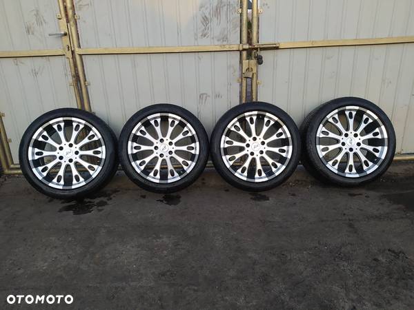 Mercedes  VW 18cali 5x112  8Jx18H2 ET35 Viano Vito + PIRELLI  245/40 R18  7mm - 2