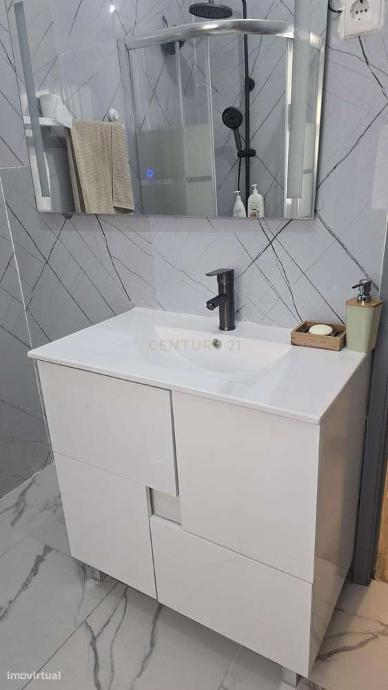 T4+1 com Garagem: Centralidade e Amplitude em Abrantes-13