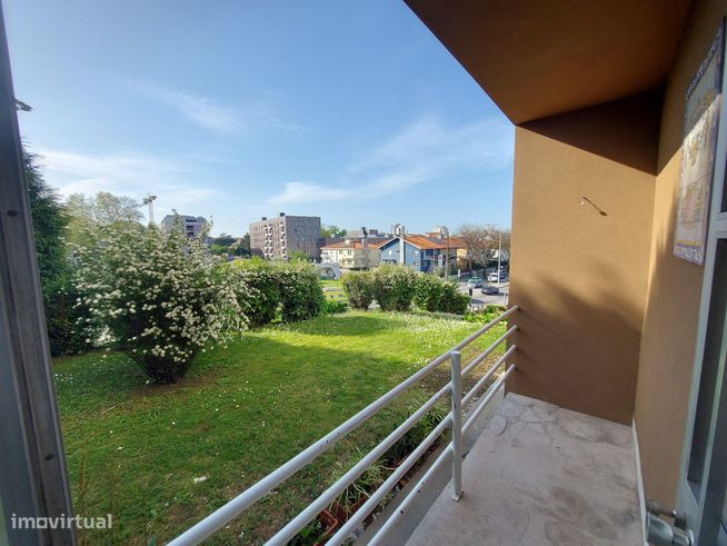 T3 duplex para venda. Porto, Av. Fernão de Magalhães-0