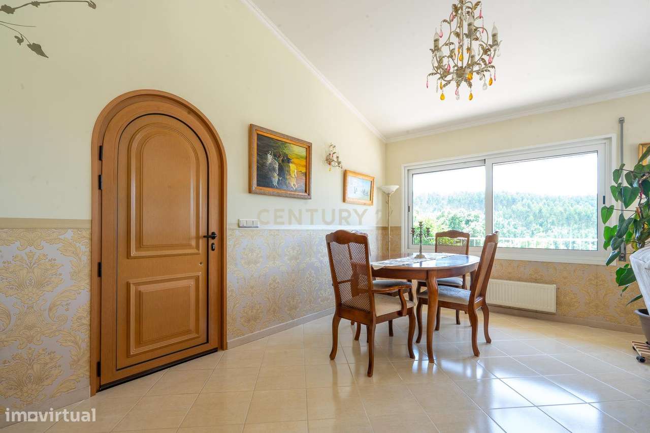 Moradia T4 - Em excelente estado - C/ terreno - Grande imagem: 3/46