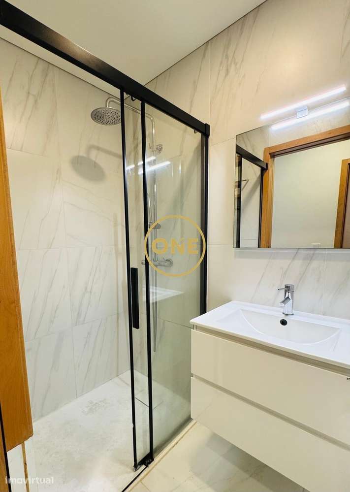 Apartamento T2+1 com vista mar-16