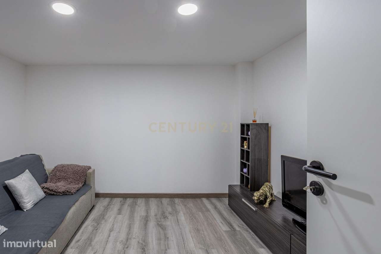 Moradia T3 + 1 com uma vista espetacular em Fonte Santa-8