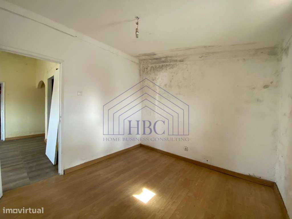 Moradia T3+1 com Grande Potencial na Lagoa de Albufeira - Sesimbra-38