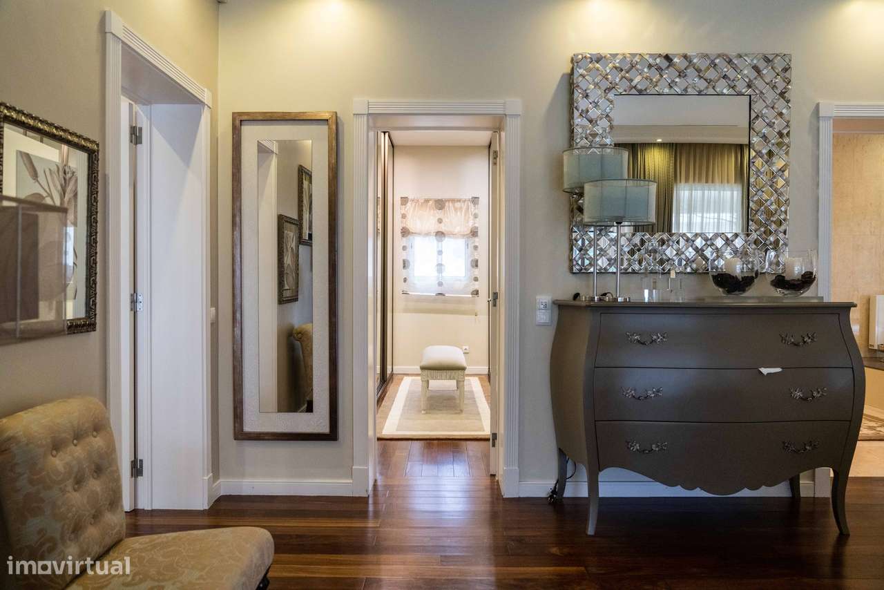 Luxuosa Moradia com 4 quartos localizada em Rosto do Cão - São Roque-18