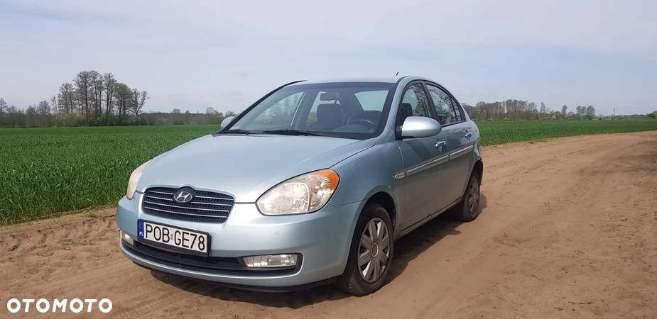 Hyundai Accent 1.5 CRDi Comfort - 4