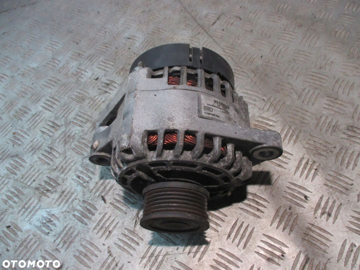 ALTERNATOR OPEL ZAFIRA B 1.9 CDTI - 2