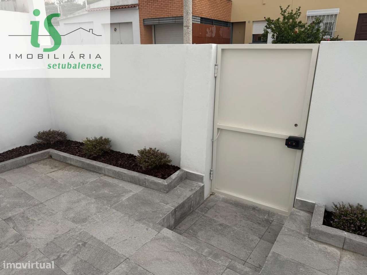 MORADIA PARA VENDA NO BAIRRO DA CONCEIÇÃO EM SETÚBAL-57