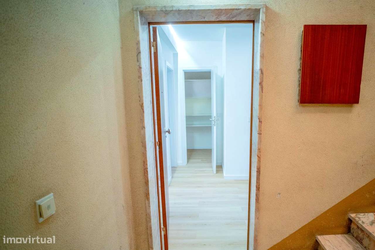 Excelente Apartamento T2 Remodelado – Paio Pires-31