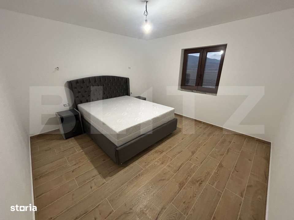 Casa la rosu, 4 camere, 105 mp utili, 500 mp teren,zona Sard - Imagine principală: 4/7