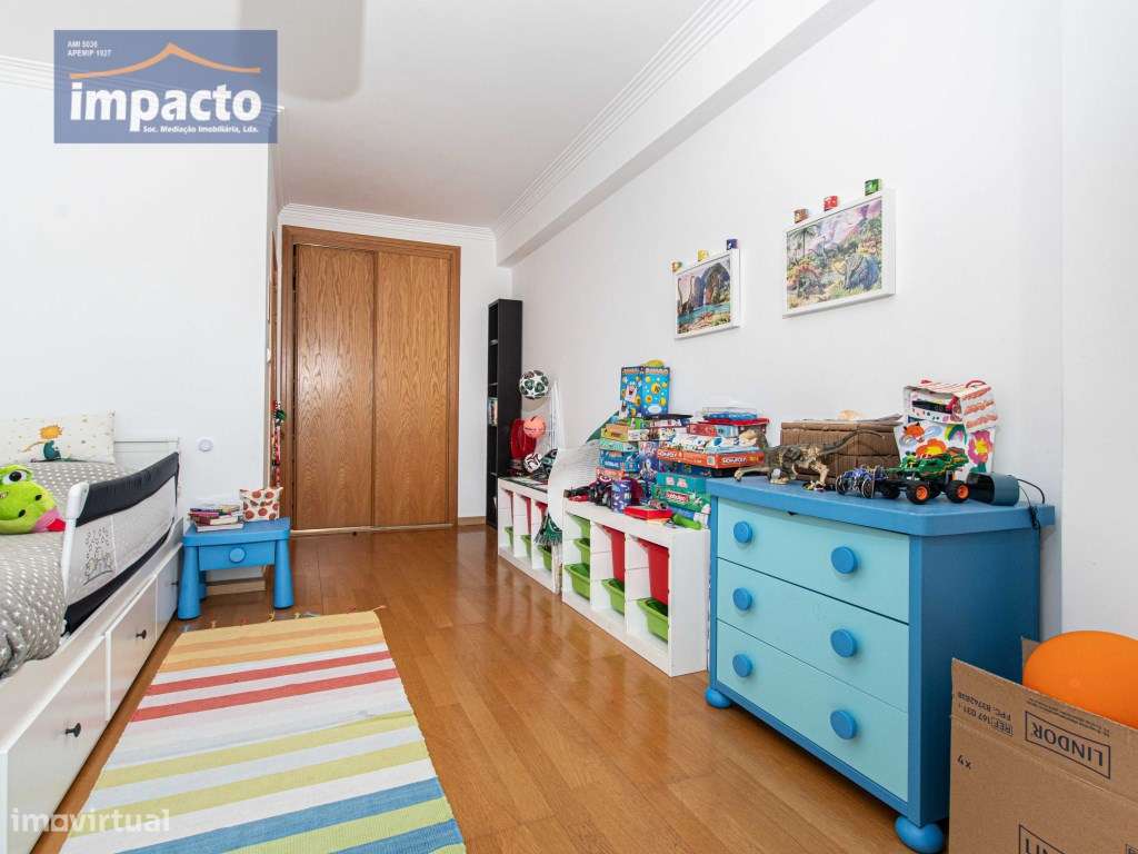 T3, Excelente estado de conservação, 2 suites, parqueamento e arrec...-5