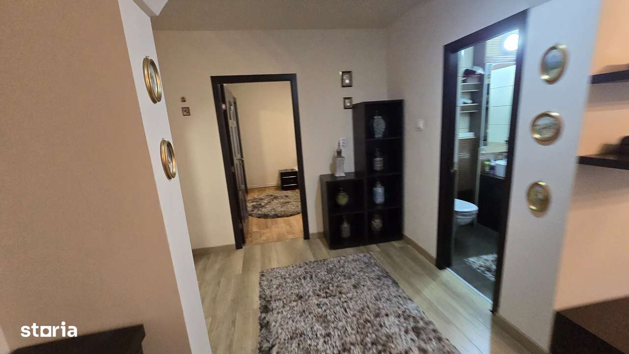 Apartament cu 3 camere de vanzare, etajul 1, Focsani-1