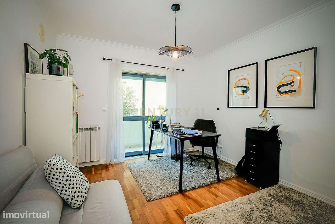 Apartamento T3 em Condomínio Privado no Estoril-17