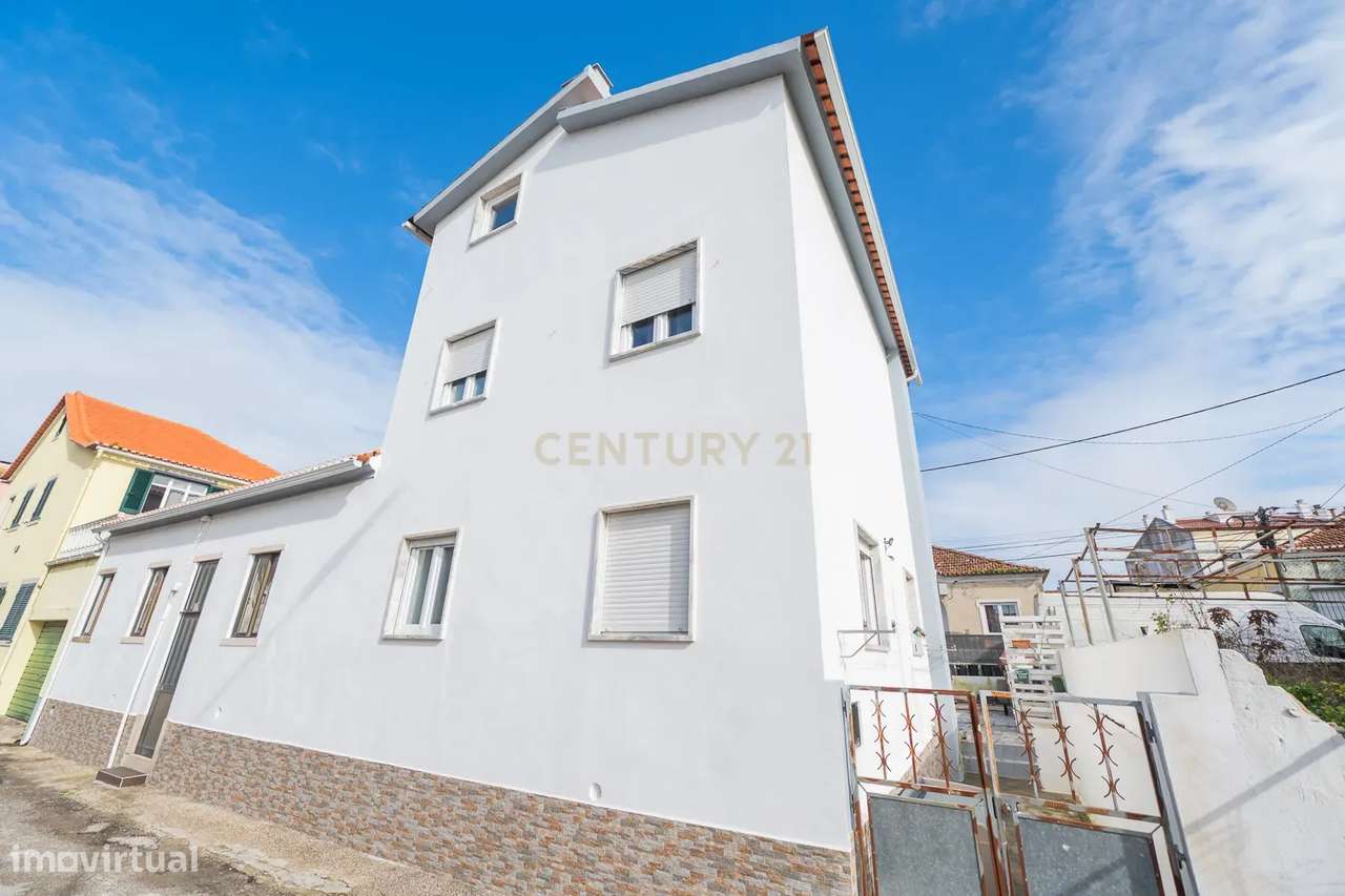 Propriedade com duas moradias geminadas-44