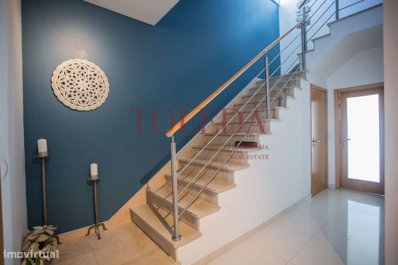 Moradia 4 Pisos com 474m2-31
