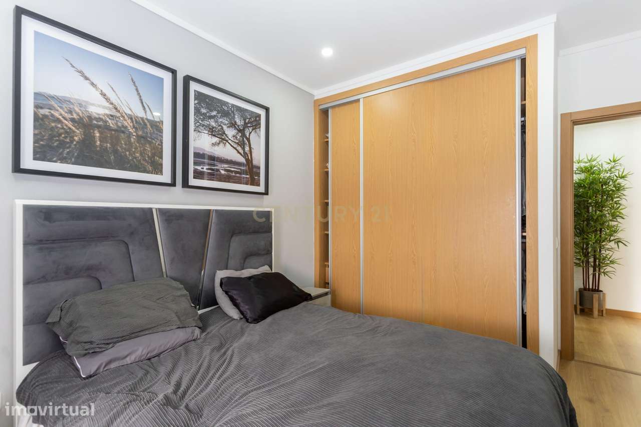 Apartamento T2 Remodelado - Setúbal-17