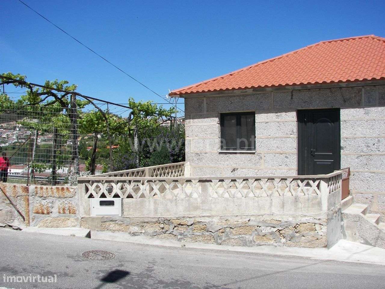 Moradia em pedra bi-familiar em Antime - Grande imagem: 3/12