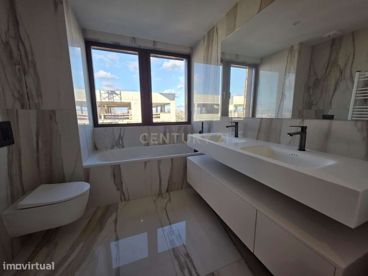 Apartamento T4 - 4 Suites e Piscina Privativa | Empreendimento Douro N-15