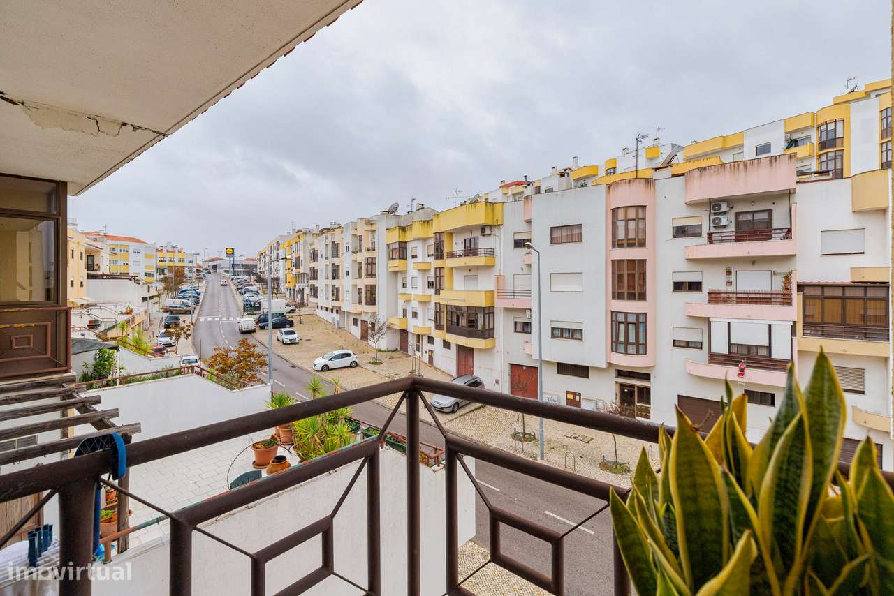 FEIJÓ - APARTAMENTO T2 JUNTO AO MERCADO! - Grande imagem: 4/23