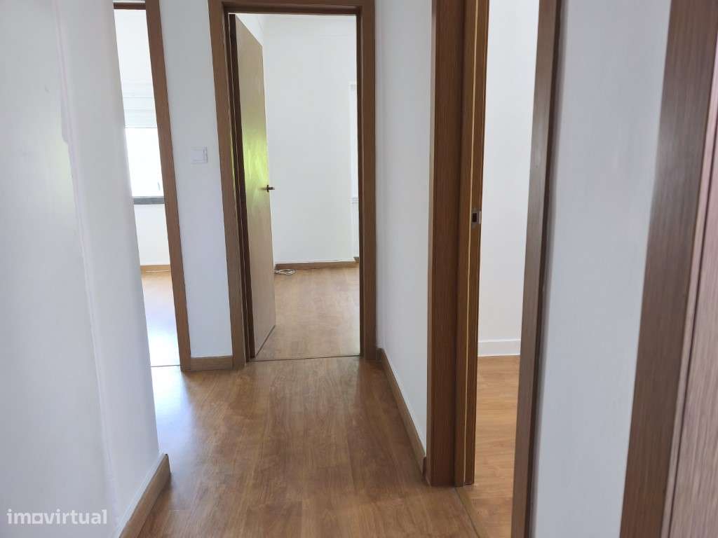 Apartamento T4 para venda com 101 m² de área bruta em Merçês Rio de...-13