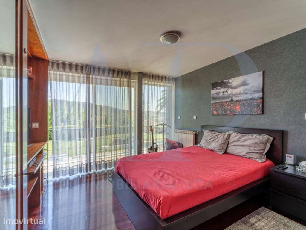 Moradia T4 +1 com piscina-26