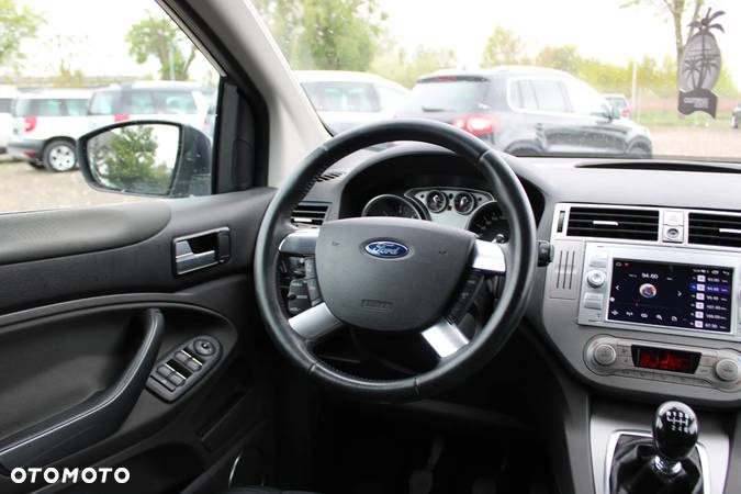 Ford Kuga - 26