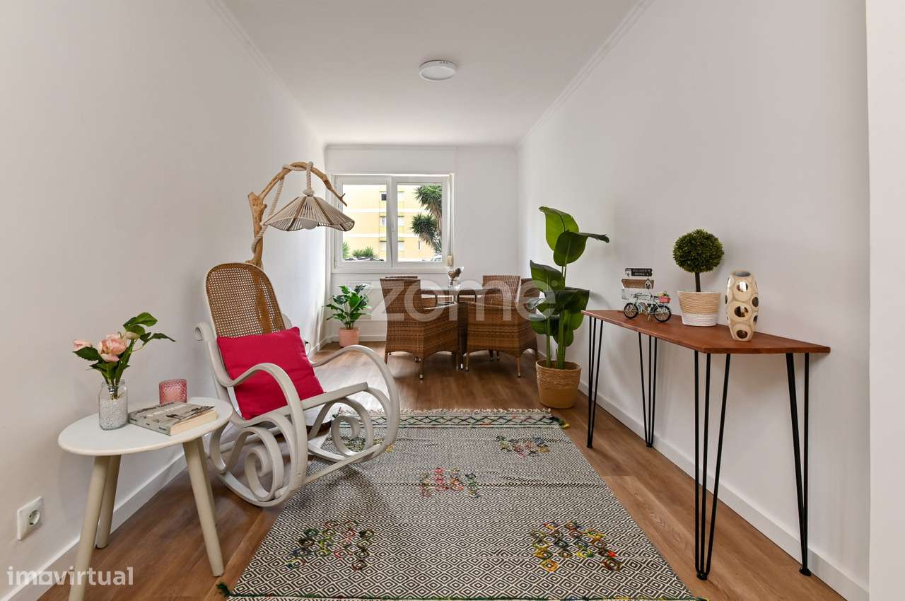 Apartamento T2 remodelado - Charquinho - Benfica - Grande imagem: 2/19