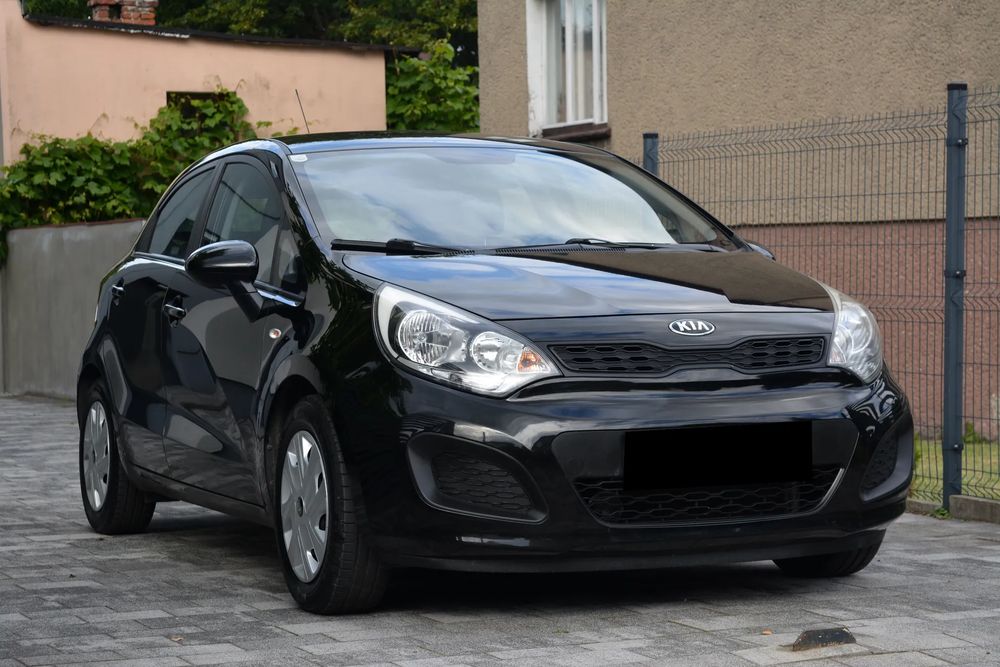 Kia Rio III (2011-) 1.2 Dream Team Edition 2013