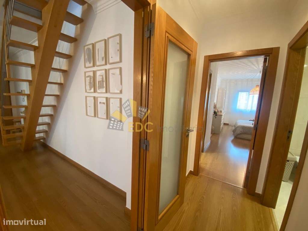 Apartamento Duplex T2+1 com Parqueamento, Arrecadação e Varanda | E...-17