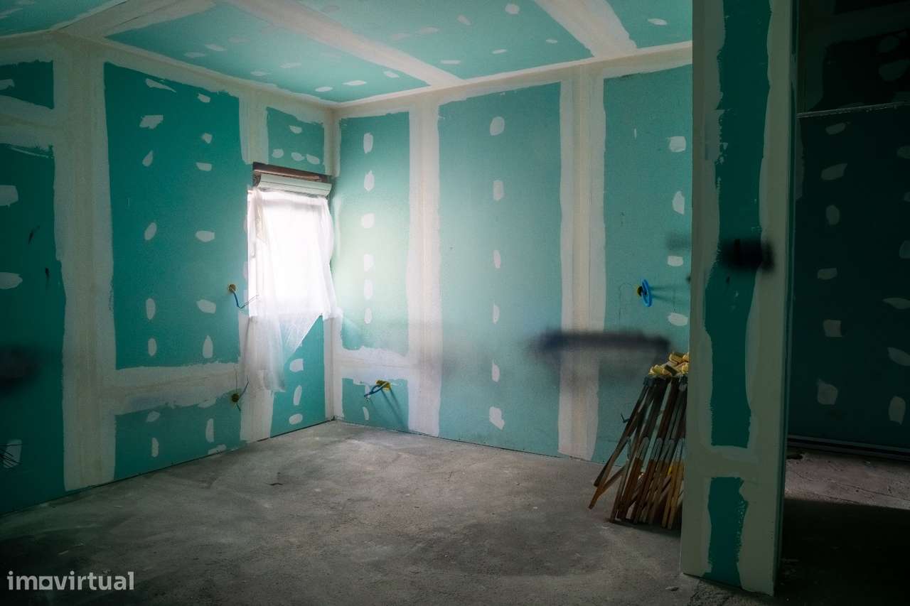 Moradia T5 na Quinta do Conde com sótão e garagem-24