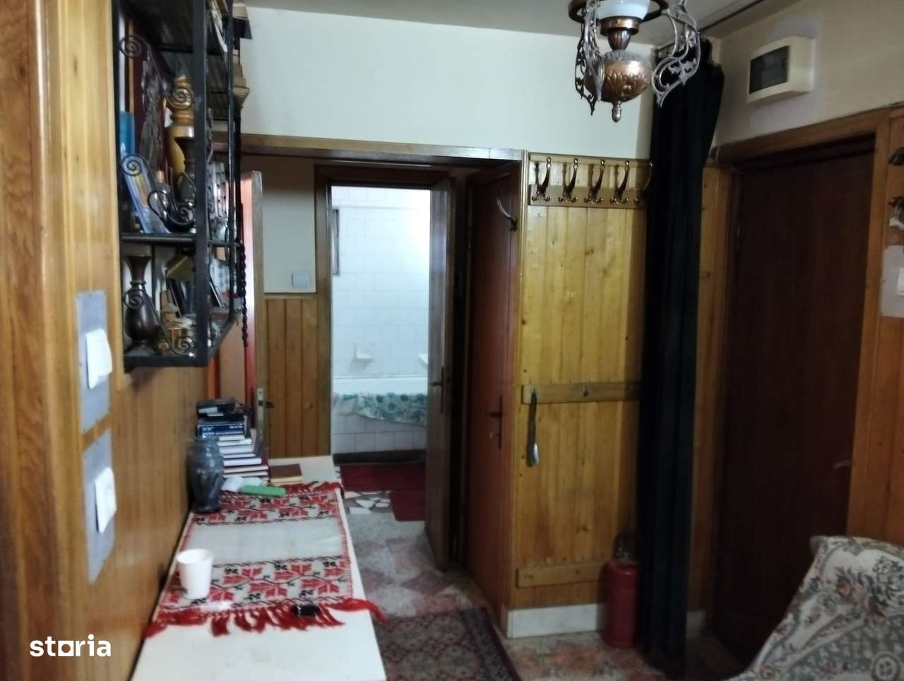 Apartament Piata Mica , etaj 2   , decomandat-4