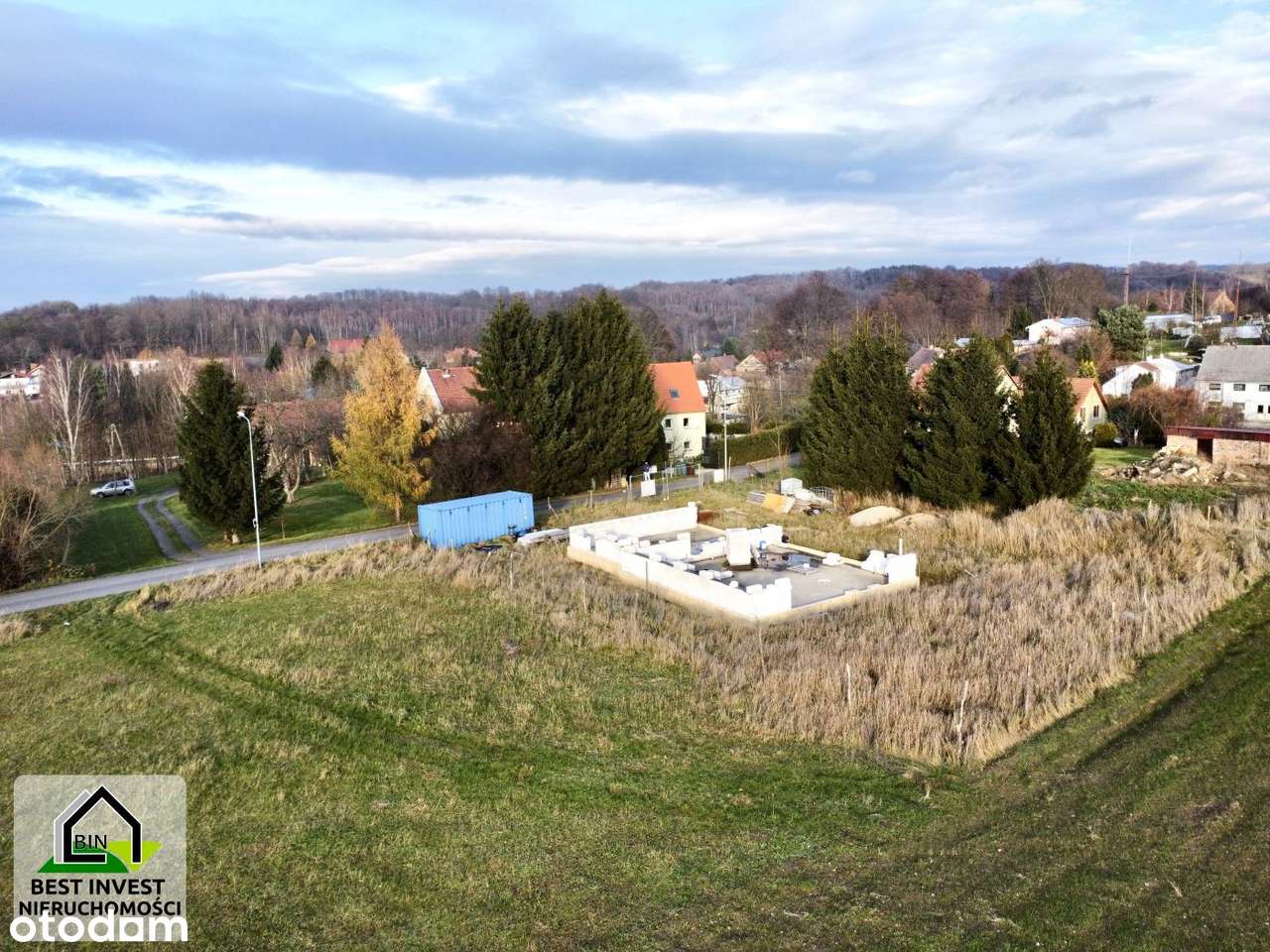 Działka z rozpoczętą budową domu dla rodziny-10