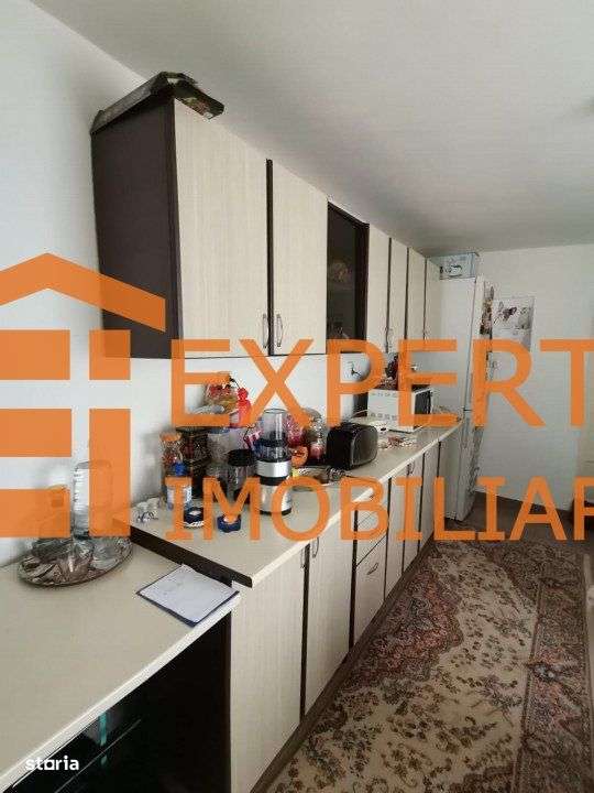 Casa 3 camere de vanzare, situata in zona Stadion-Constanta - Imagine principală: 4/10