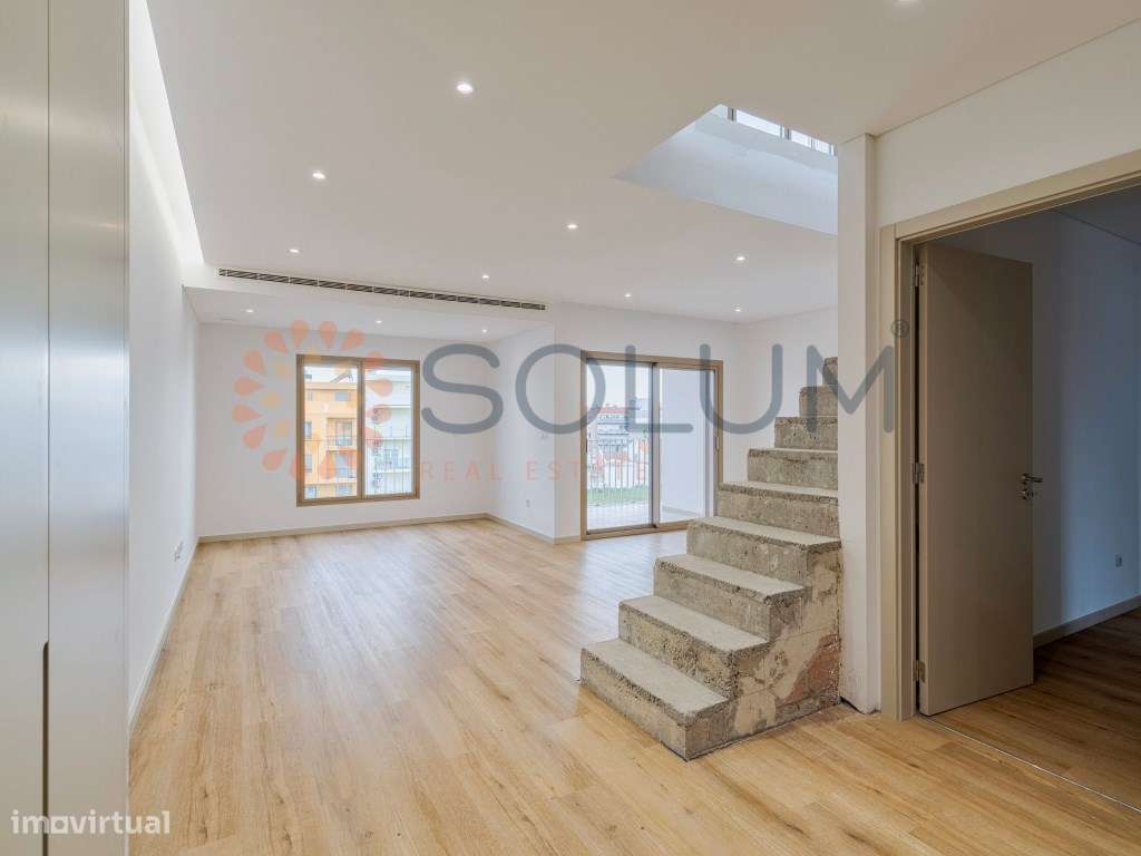 Apartamento Duplex T4 novo com grande Terraço - Montijo-3