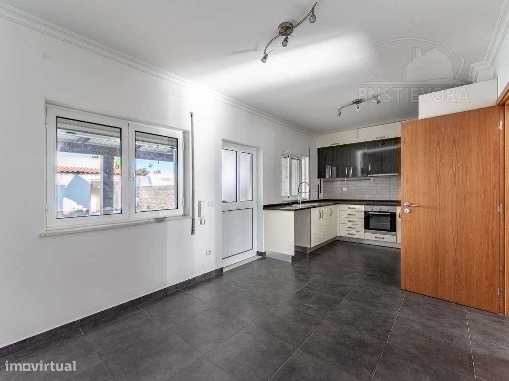 Moradia unifamiliar T3, com logradouro - Grande imagem: 4/32