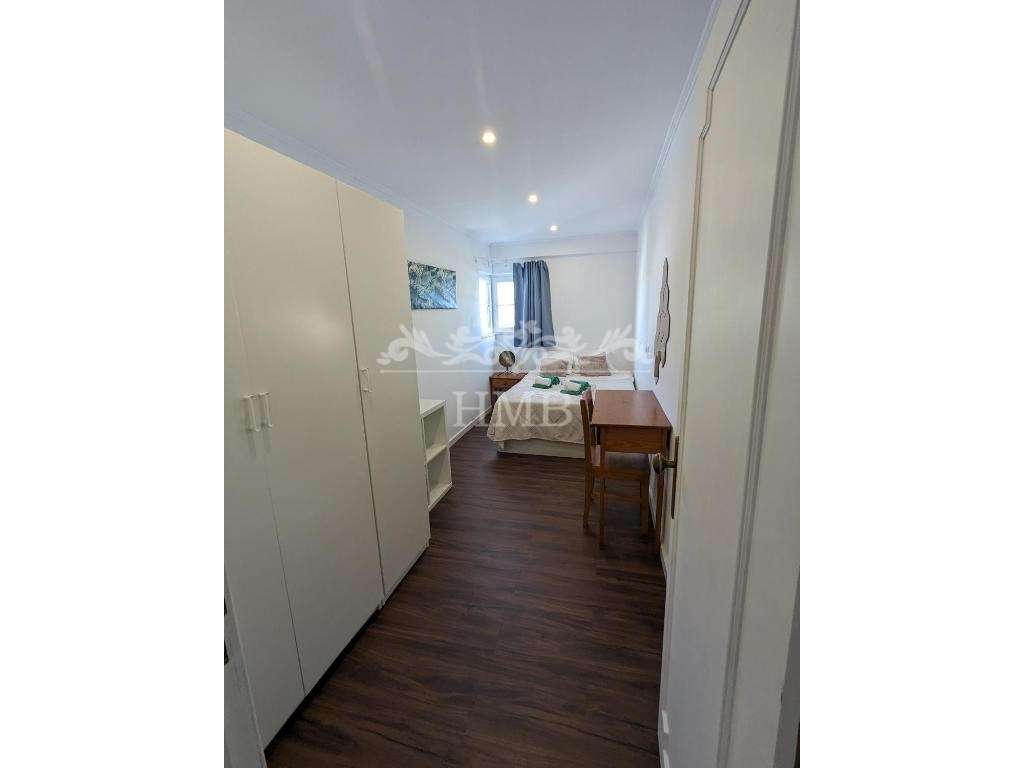 Apartamento T1+1 em Alvor, piscina e garagem-41