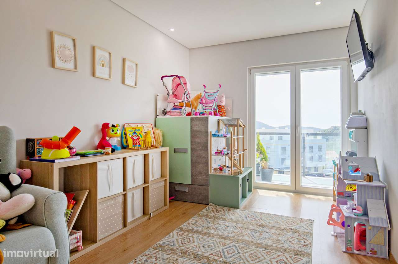 Apartamento T3 varanda estacionamento Corredoura Sesimbra-22