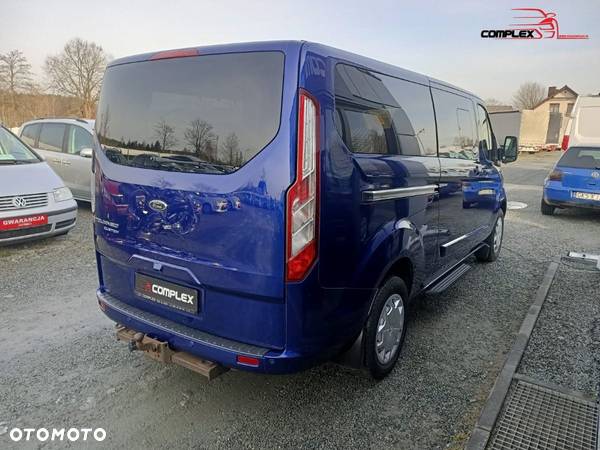 Ford Tourneo Custom - 4