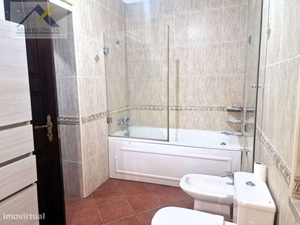 Moradia Isolada T4 com lote de 4454 m2 em Cajados-23