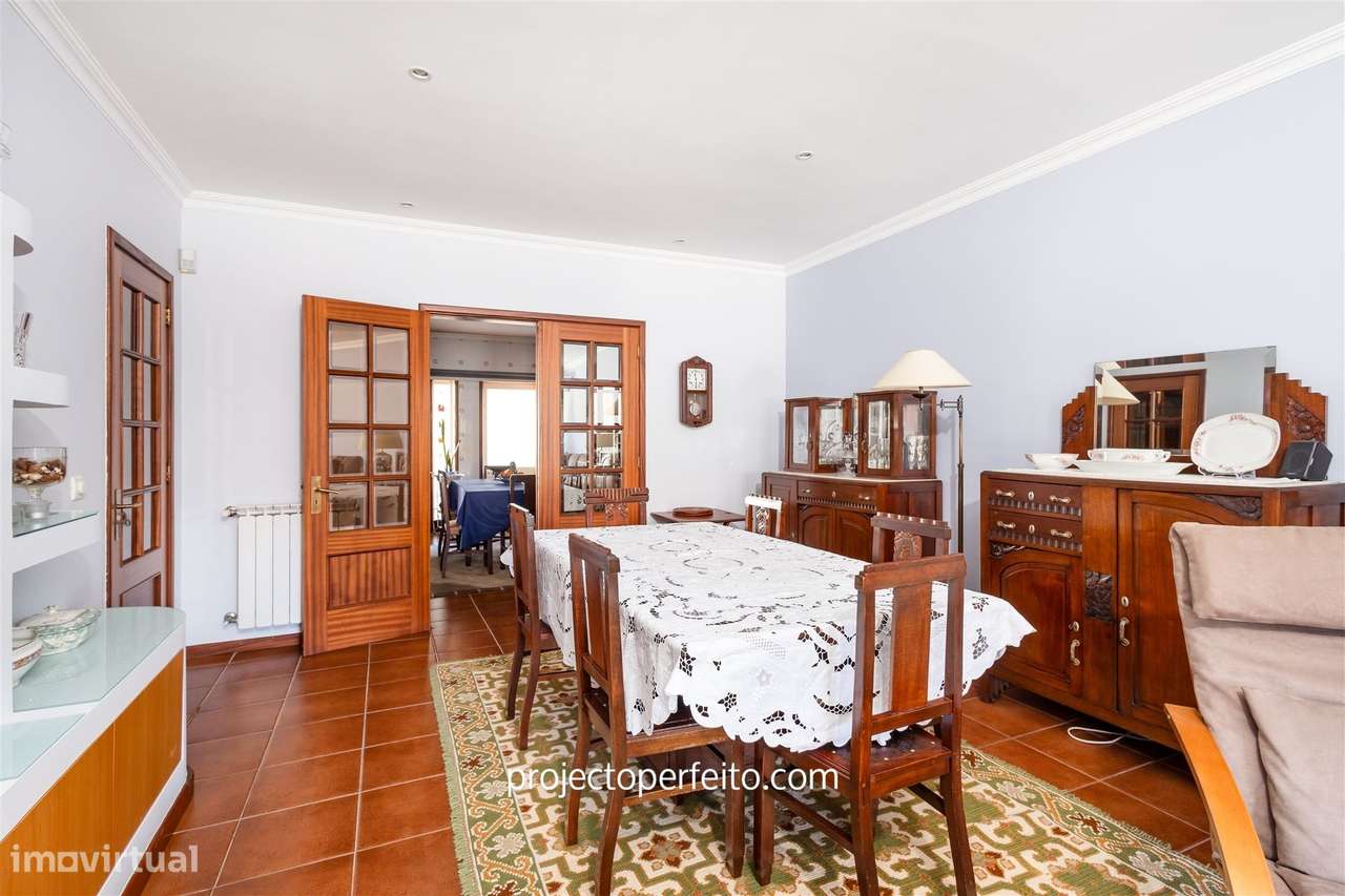 Moradia em Banda T3 Venda em Nogueira da Regedoura,Santa Maria da Feir - Grande imagem: 2/13