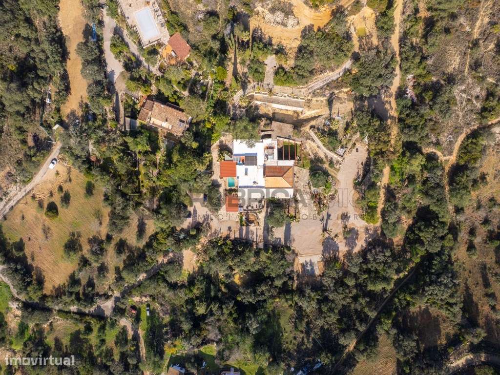Propriedade Única em Zona Privilegiada com Vista Mar e Piscina - Loulé-46