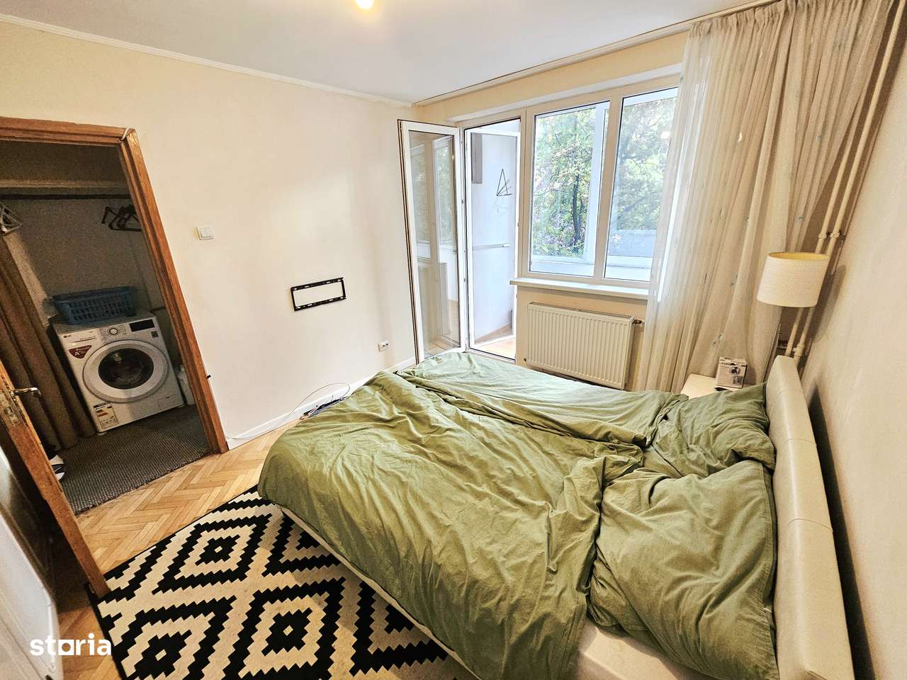 Vând apartament 4 camere-str.Splaiul Crișanei-0