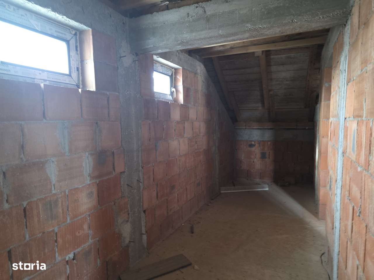 Ocazie in Caciulati! Casa idividuala noua la 15 minute de capitala!-12