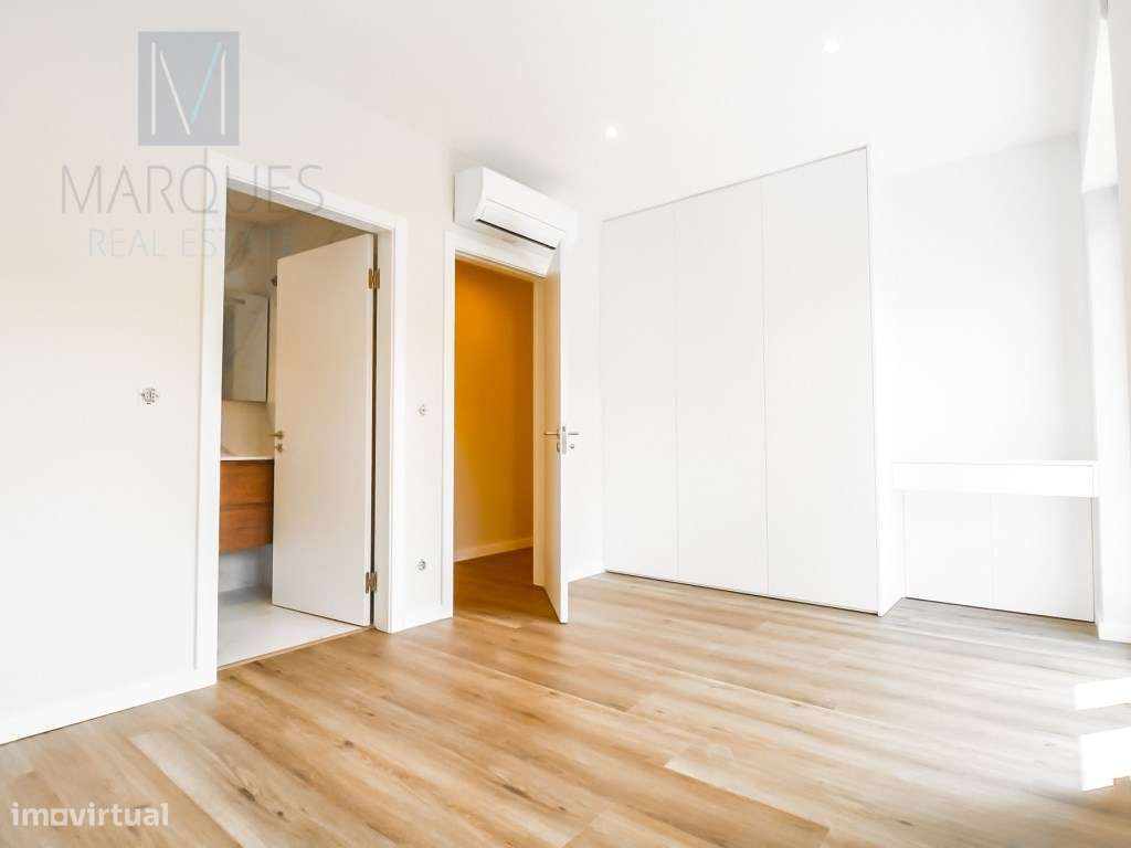 Apartamento T4 com 3 Suites em Almada-17